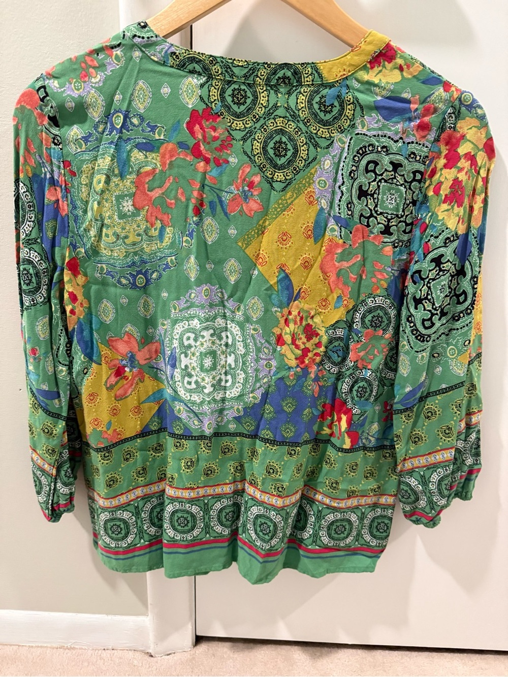 Figueroa $ Flower Boho Patchwork Green Floral Button-Front Women's Top - Picture 2 of 4